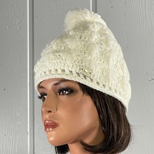 *Turtlefur  Women's Beige Knitted Beanie With Pom Pom